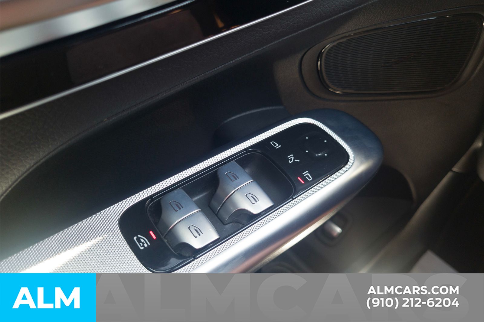 Used 2024 Black Mercedes-Benz GLC 300 image 34