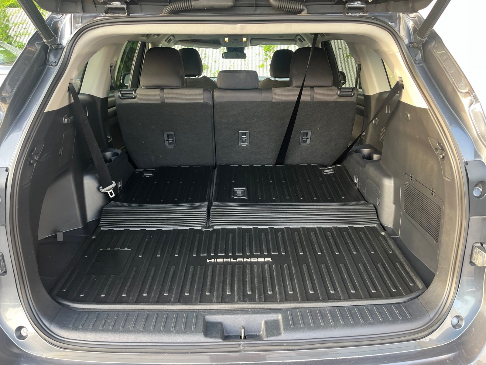 Used Car 2023 Toyota Highlander  Le For Sale Under $30,000 In Austin, Texas