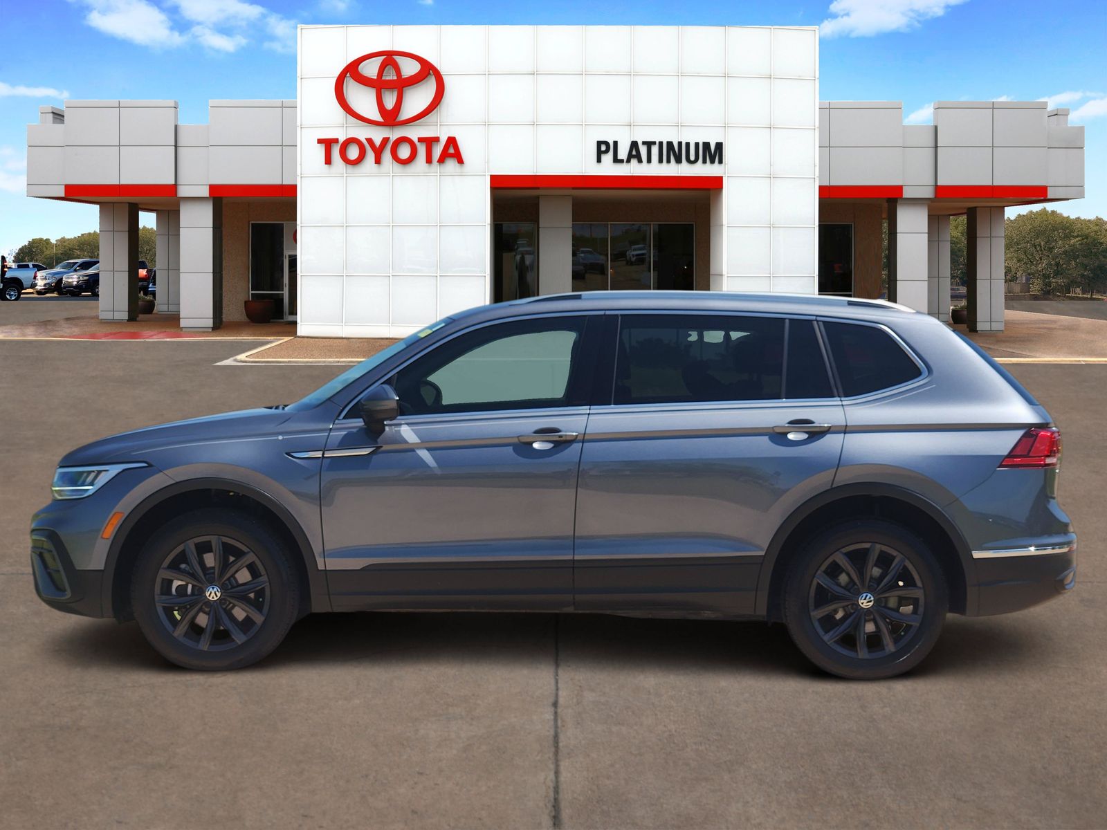 View vehicle photo 3