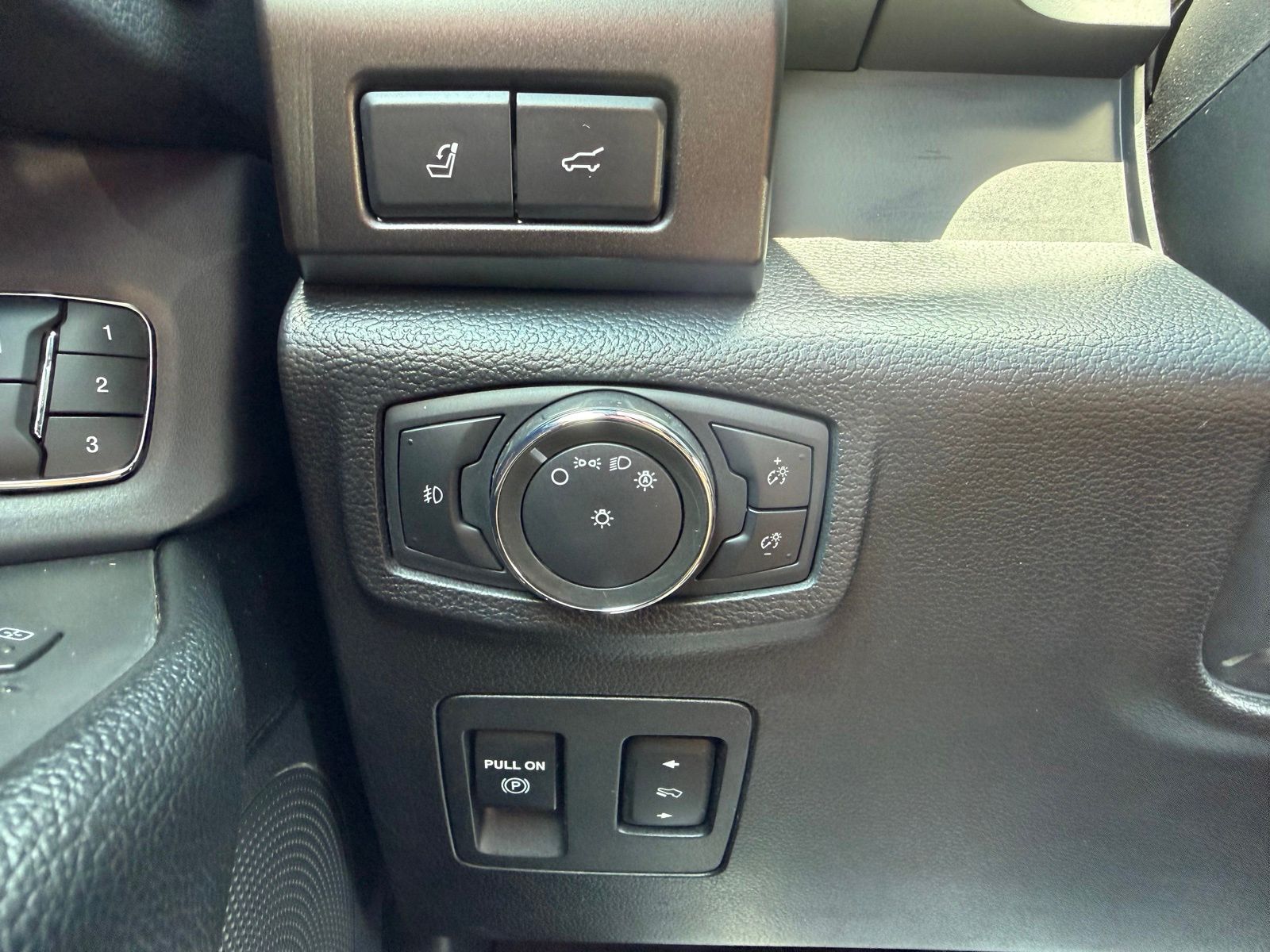 2021 Ford Expedition image 30