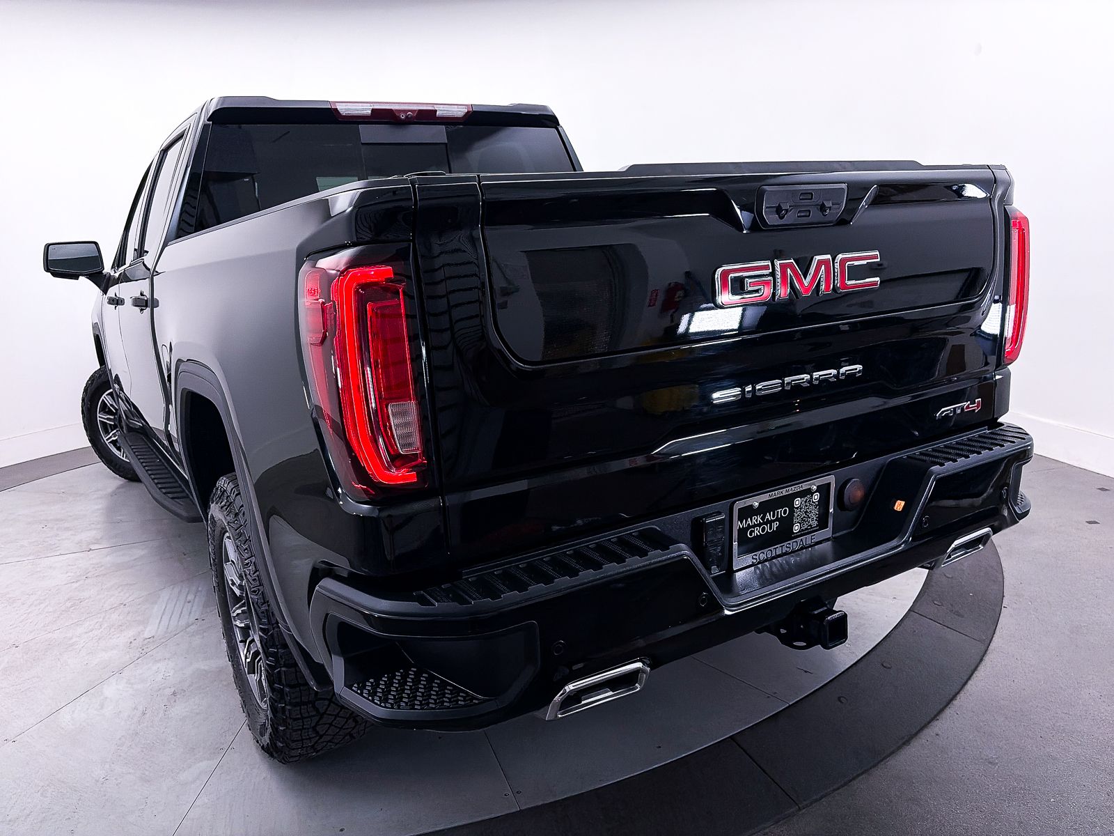 View vehicle photo 4