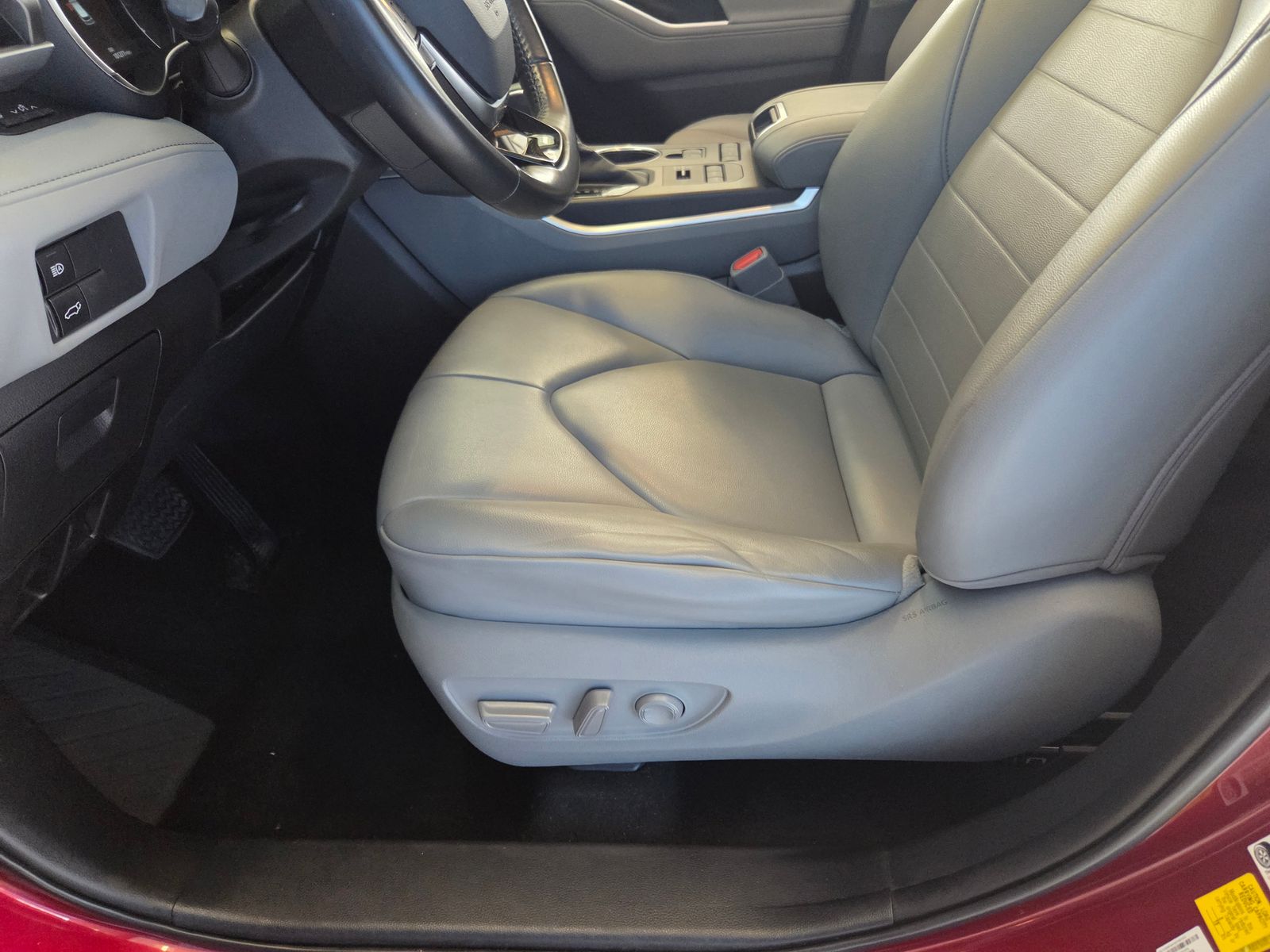 Used 2020 Red Toyota XLE image 14