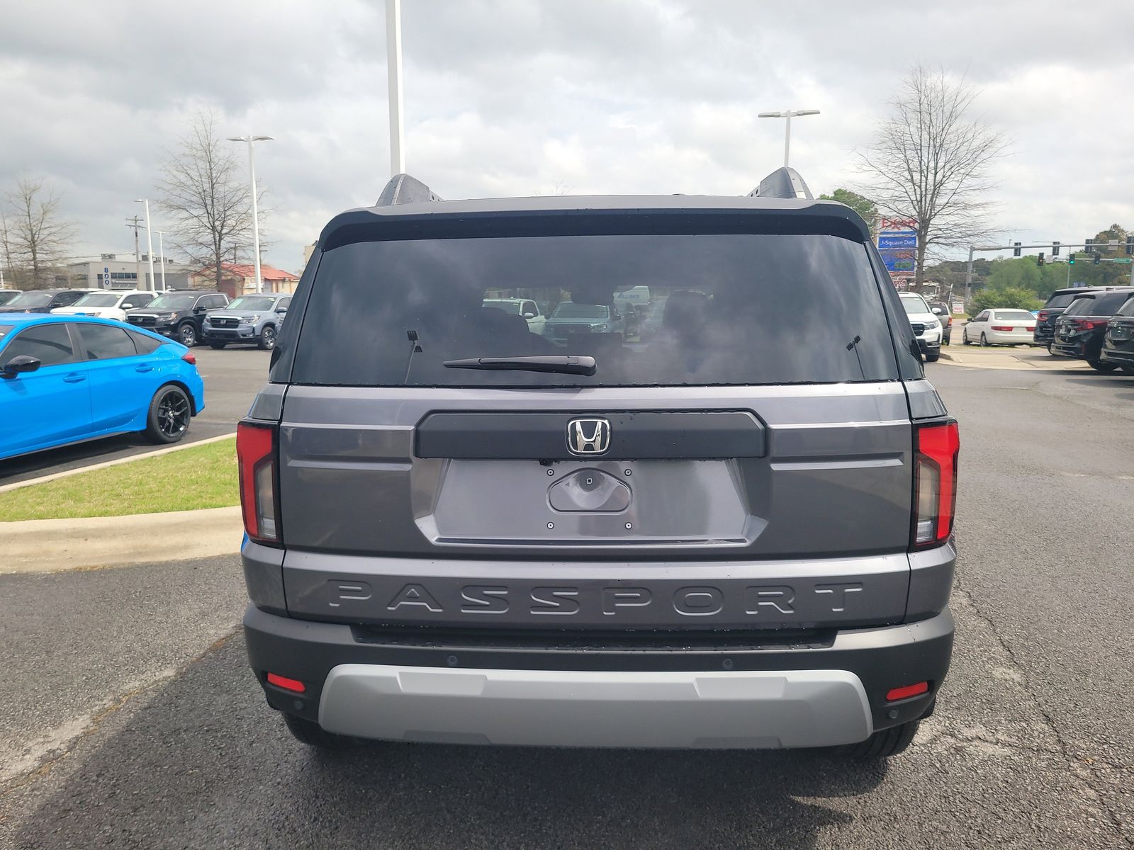 View vehicle photo 4