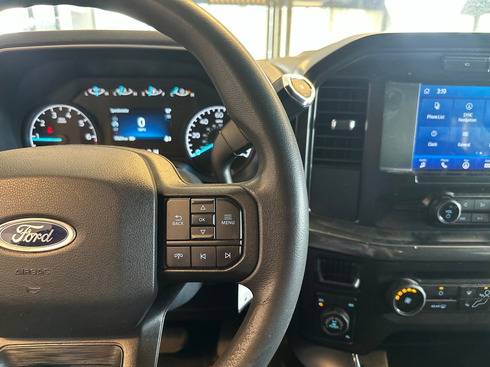 Used 2022 Space White Metallic Ford XL image 18