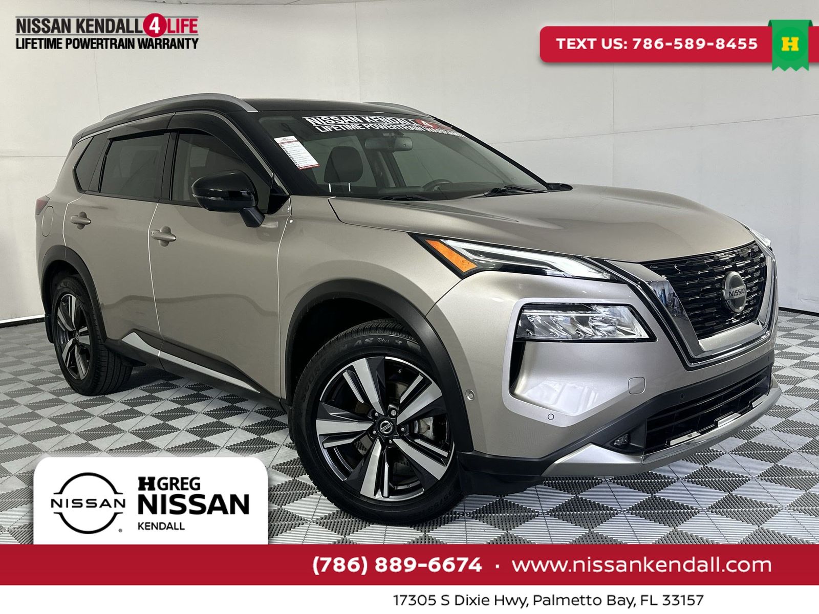 Champagne Silver Metallic/Super Black 2021 Nissan Rogue SUV / Crossover All-Wheel Drive Continuously Variable Transmission
