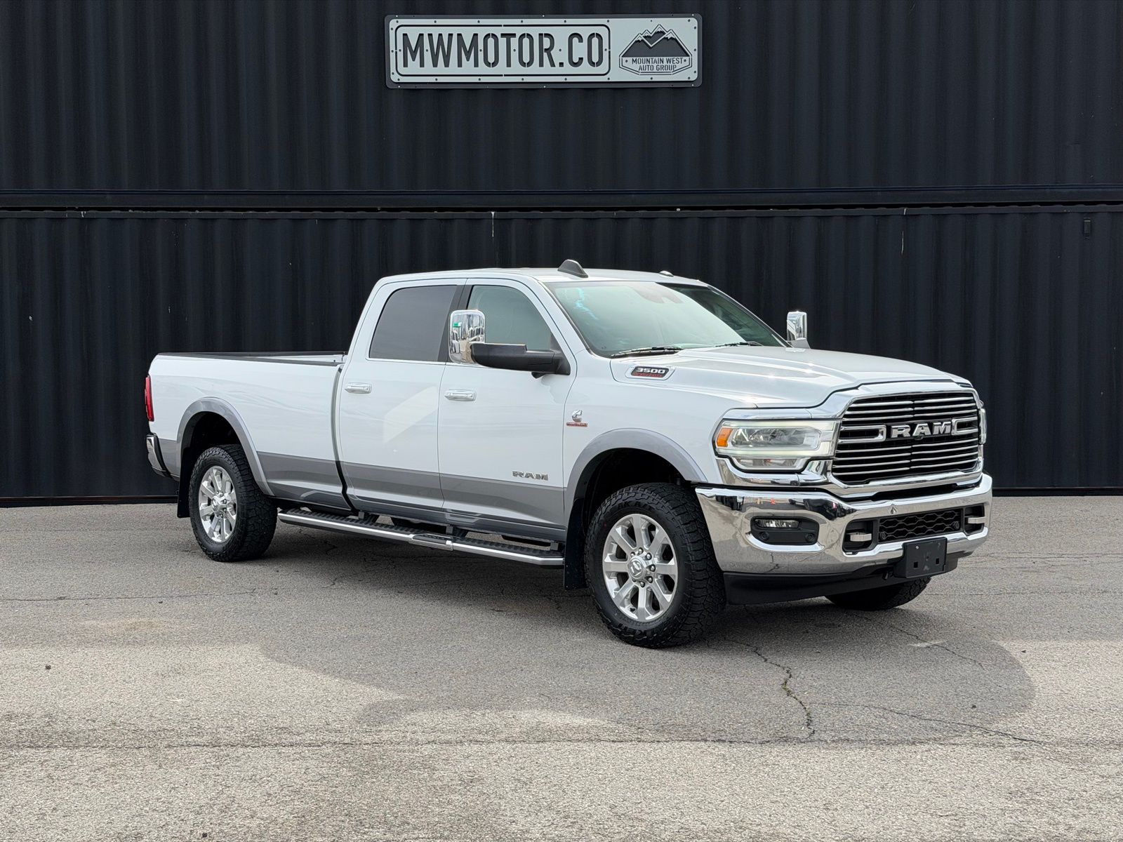 Bright White Clearcoat 2019 RAM 3500 Laramie Crew Cab LB 4WD Pickup Truck Four-Wheel Drive 6-Speed Automatic