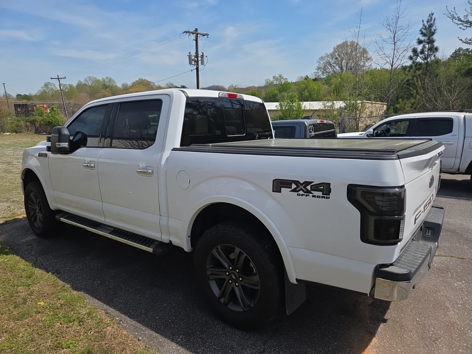 View vehicle photo 7