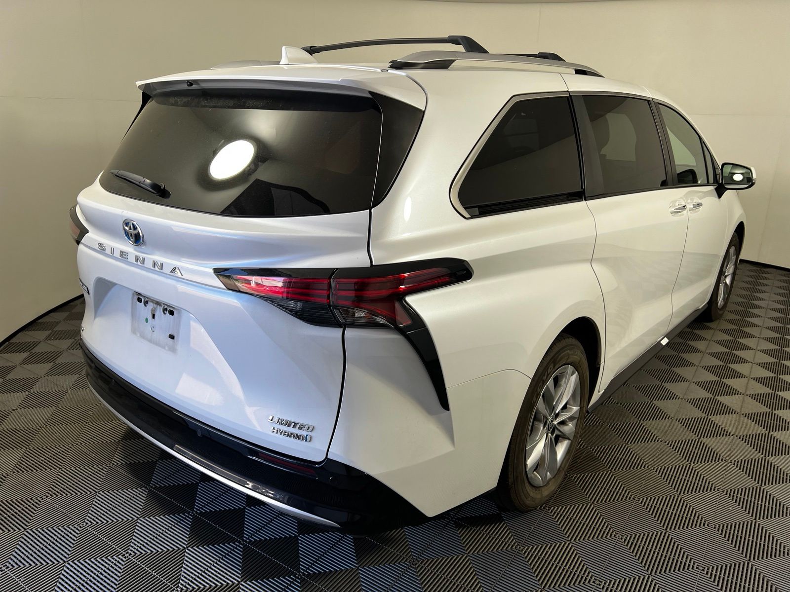 Thumbnail: 2022 Toyota Sienna - 5