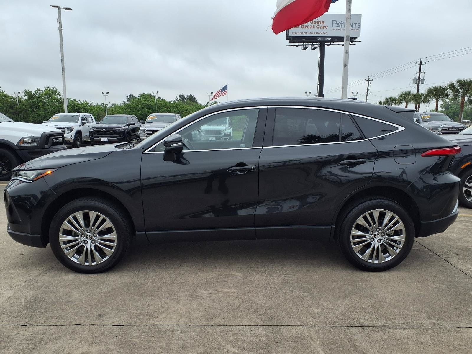 2024 Toyota Venza XLE - 8