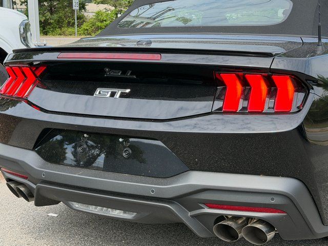 2025 Ford Mustang GT Premium Convertible - Photo 13