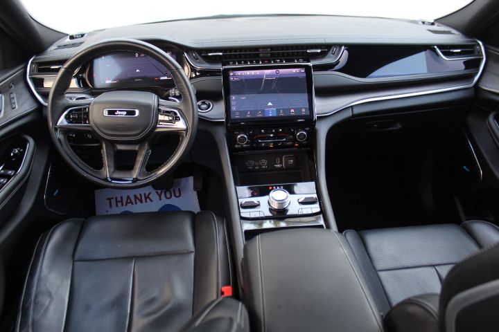 Used Car 2022 Jeep Grand Cherokee  Overland For Sale Under $40,000 In Austin, Texas