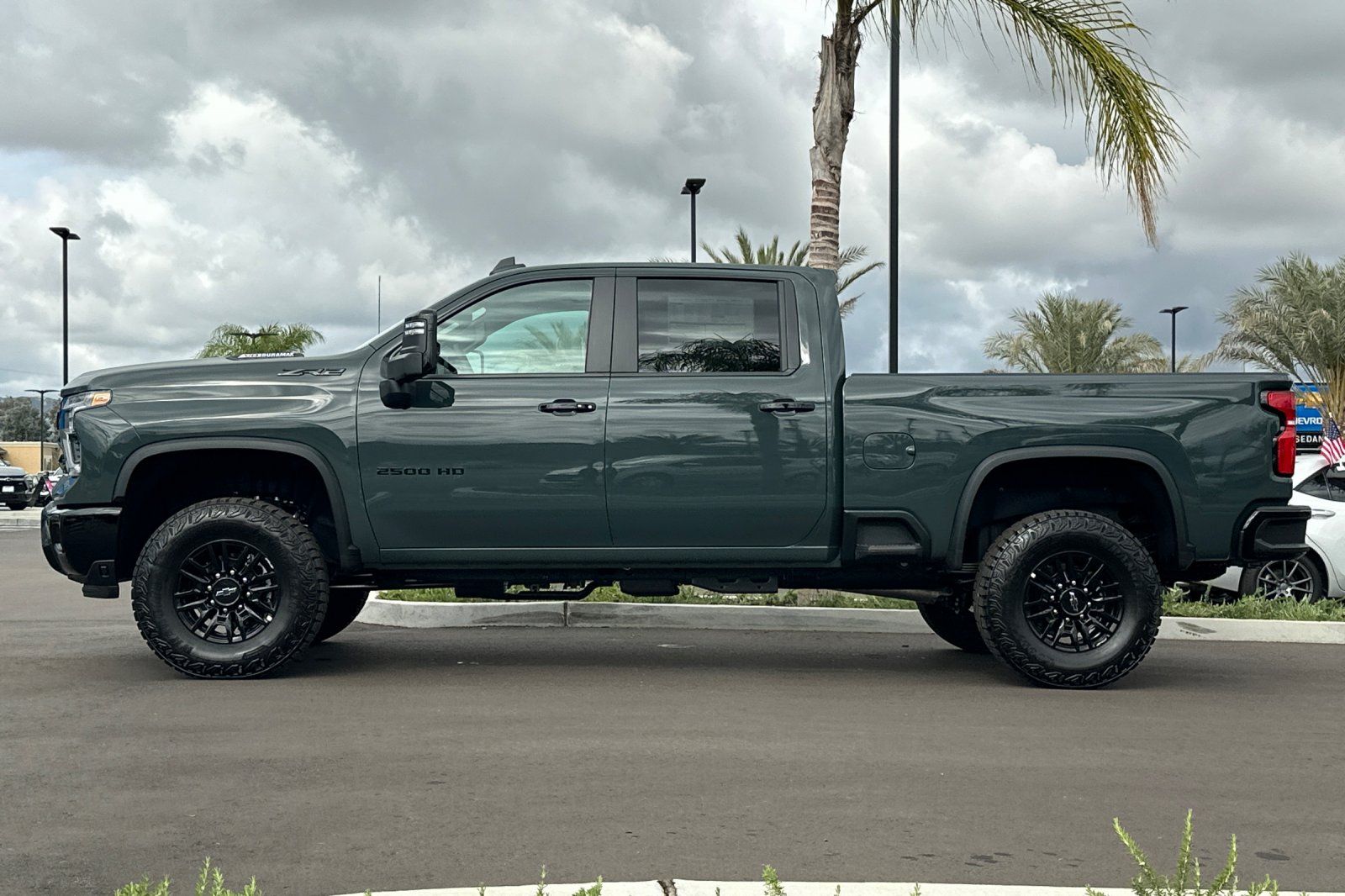 View vehicle photo 7