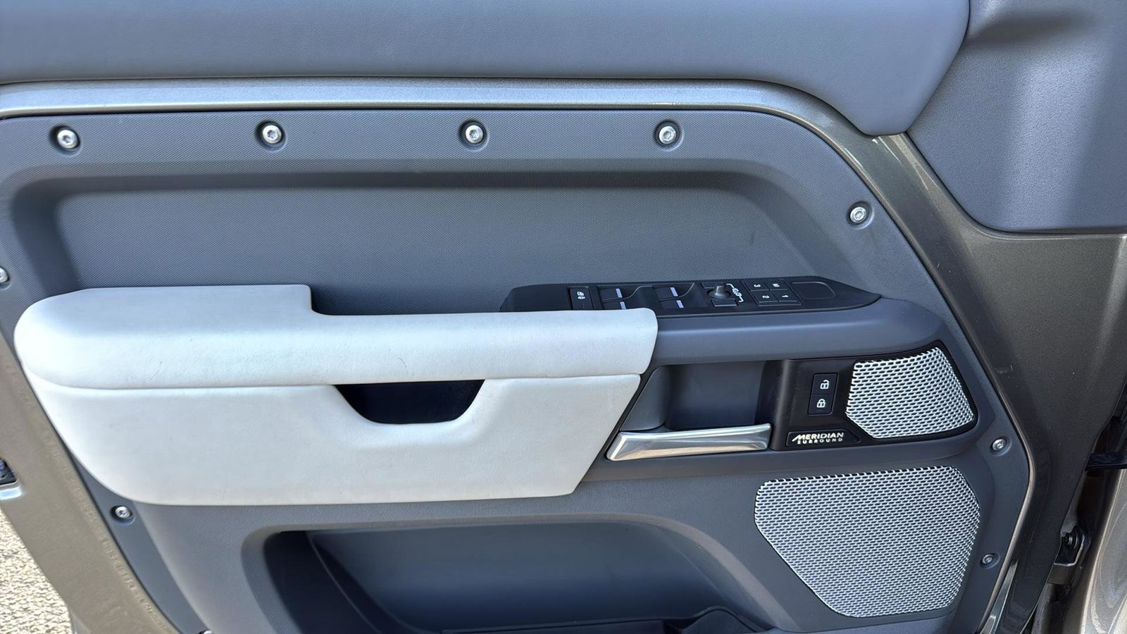 Used Car 2024 Land Rover Defender 130  X-dynamic Se For Sale Under $70,000 In Austin, Texas