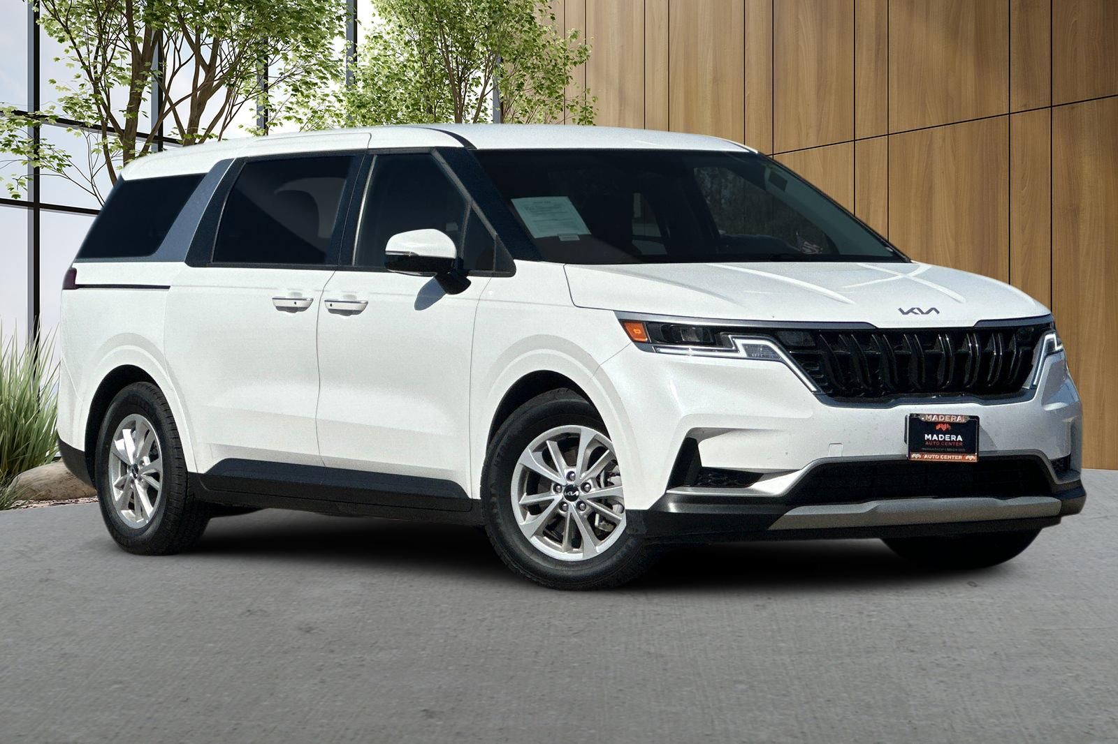 2024 Kia Carnival LX FWD