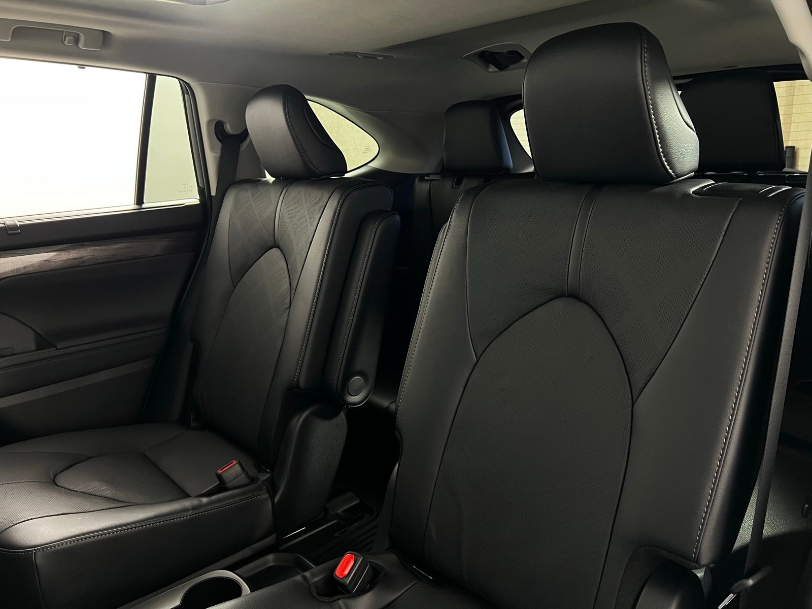 Thumbnail: 2026 Toyota Highlander - 22