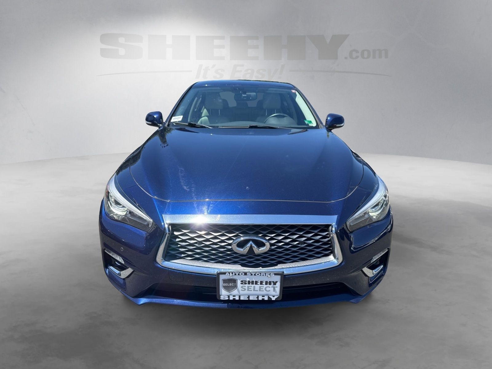 Used 2022 Grand Blue INFINITI LUXE image 18