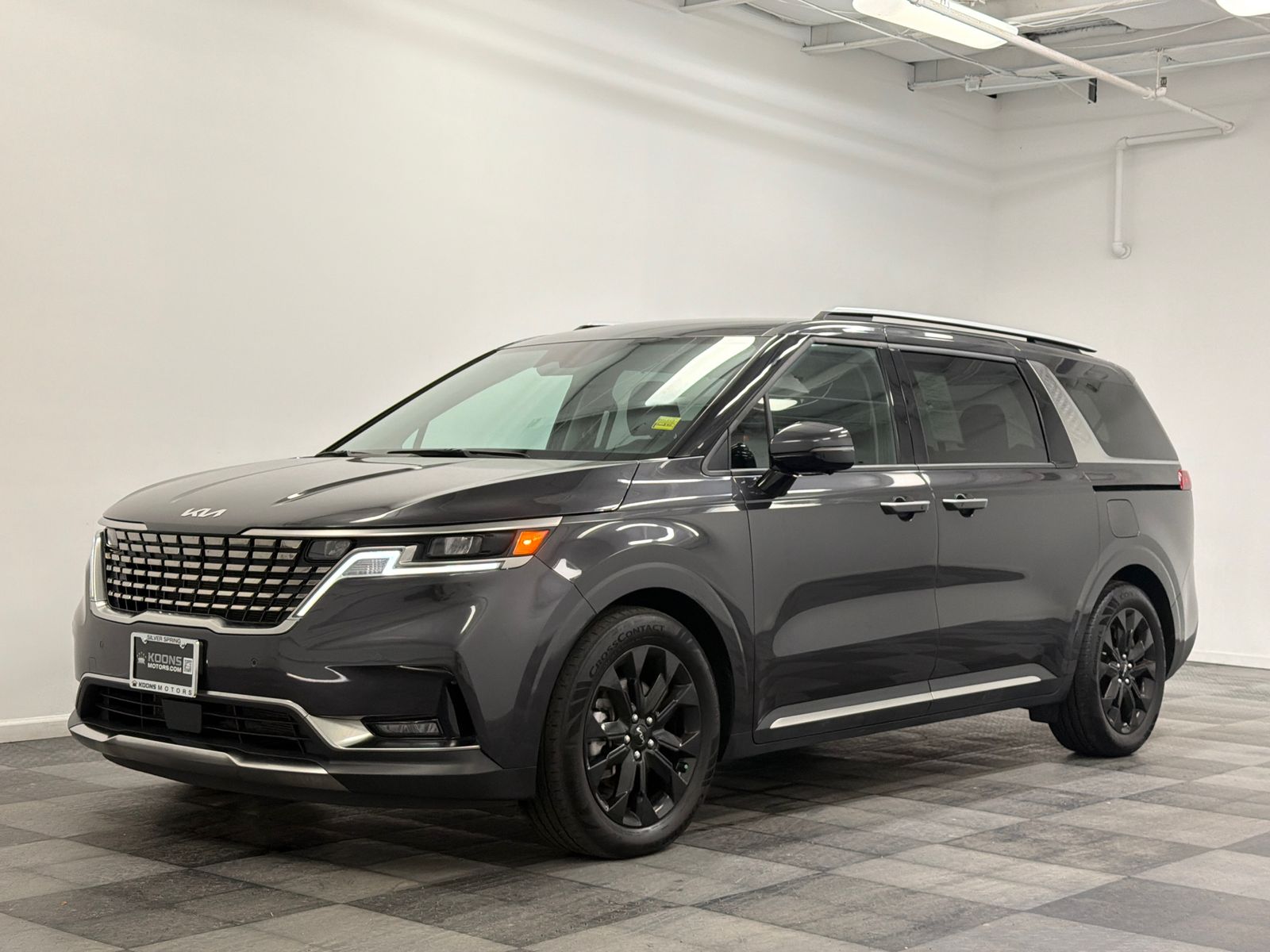 2024 Kia Carnival SX FWD