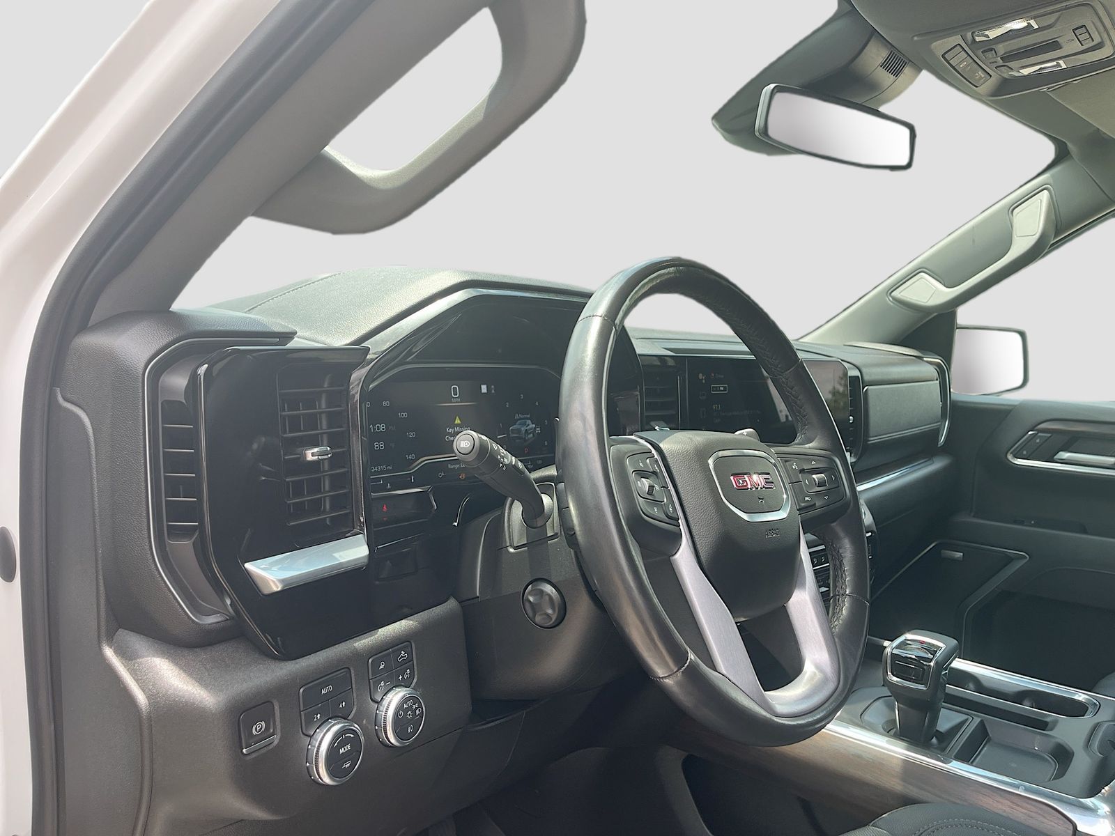 Used 2023 White GMC SLT image 9