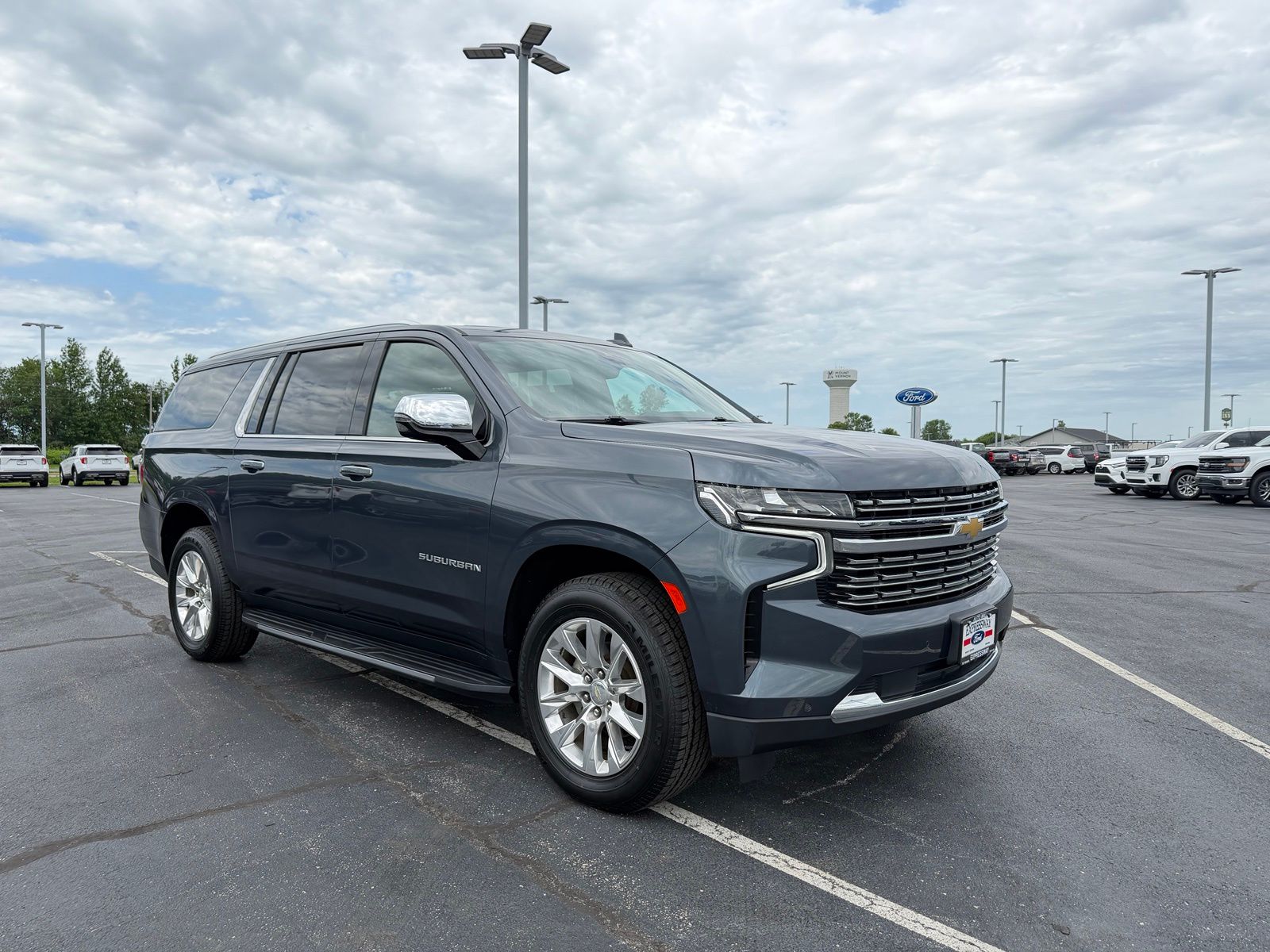 2021 Chevrolet Suburban image 4