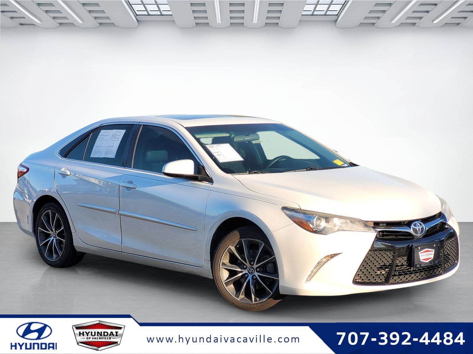 White (Blizzard Pearl) 2017 Toyota Camry XSE Sedan Front-Wheel Drive 6-Speed Automatic