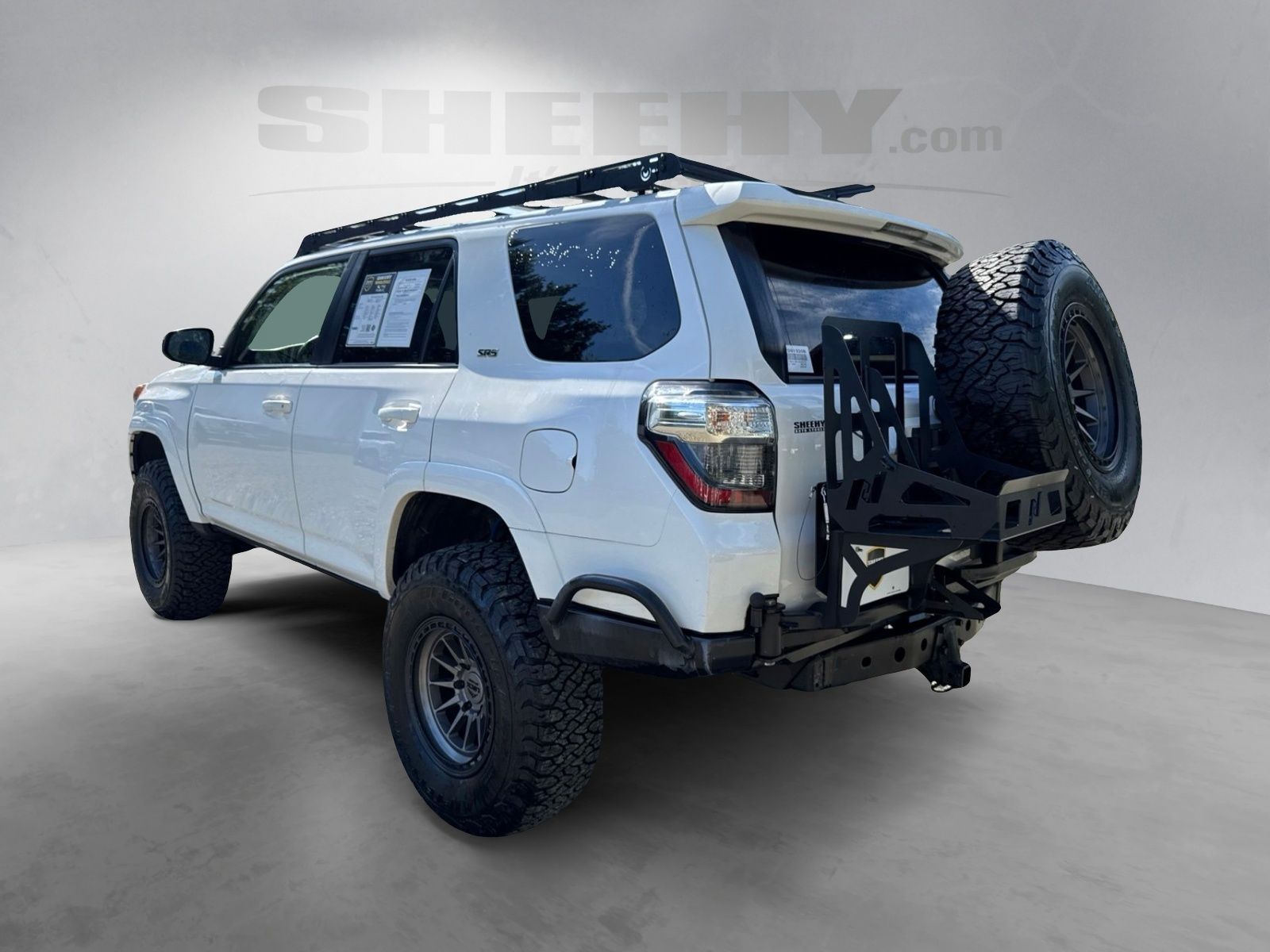 Used 2018 Super White Toyota SR5 image 14