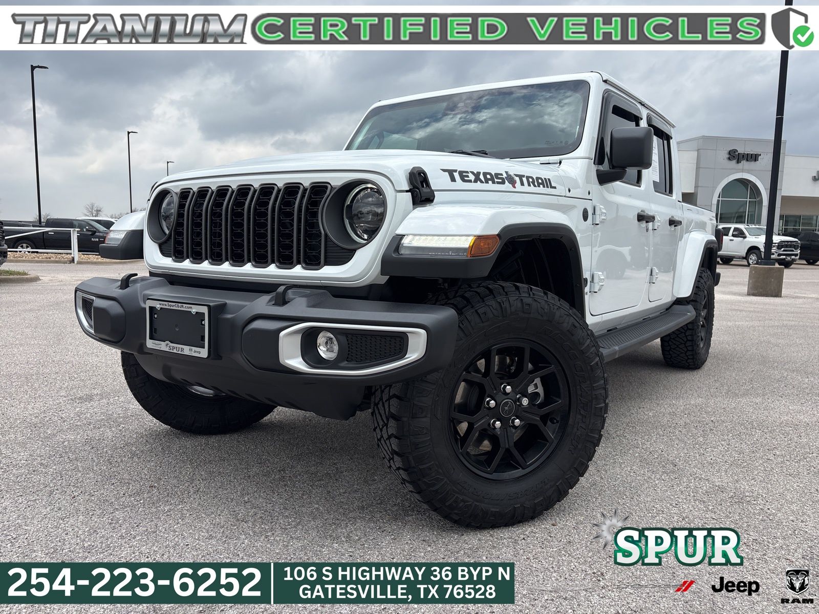 Bright White Clearcoat 2025 Jeep Gladiator Texas Trail Crew Cab 4WD Pickup Truck Four-Wheel Drive 8-Speed Automatic