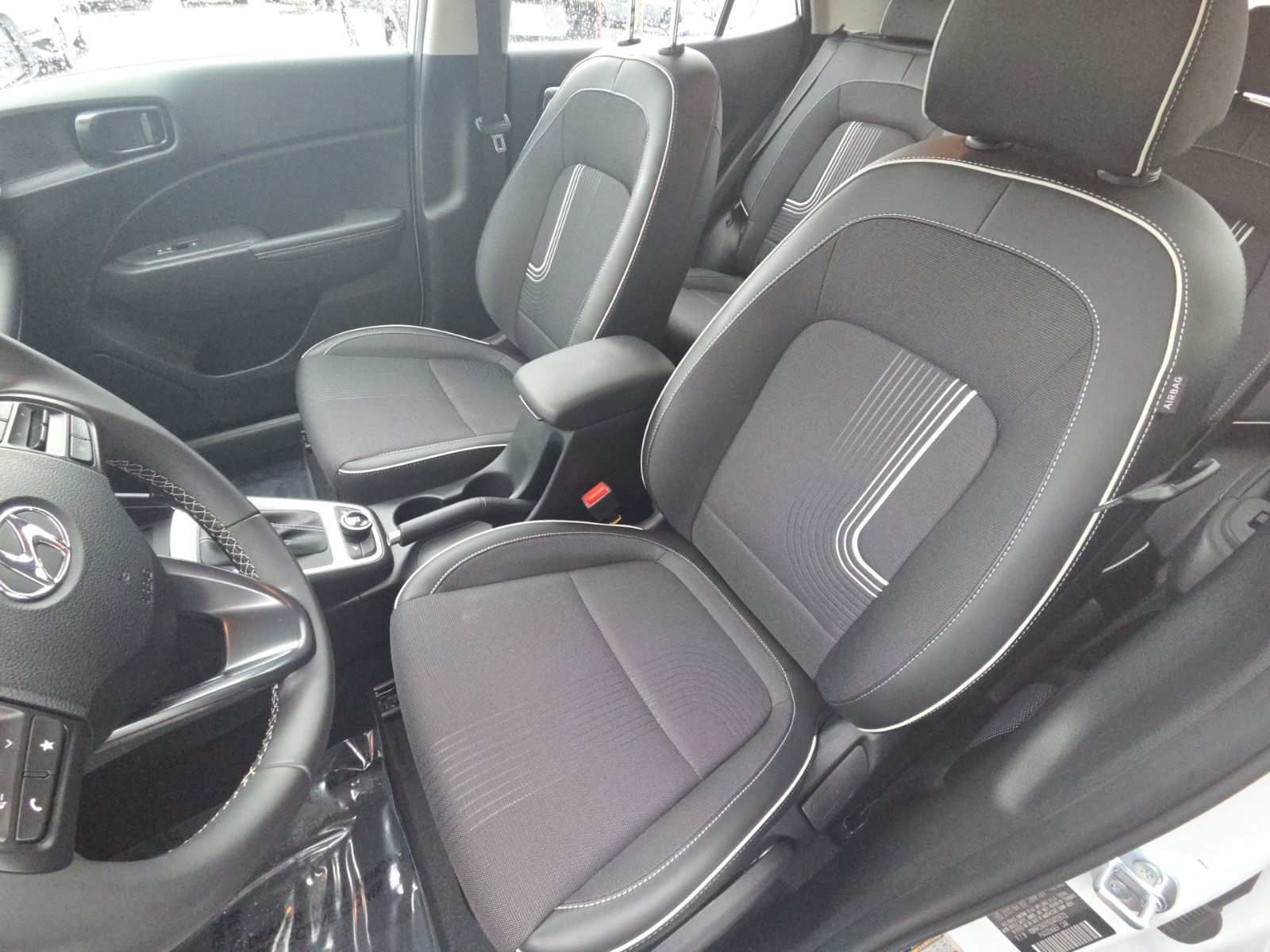 Used 2025 White Hyundai Limited image 8