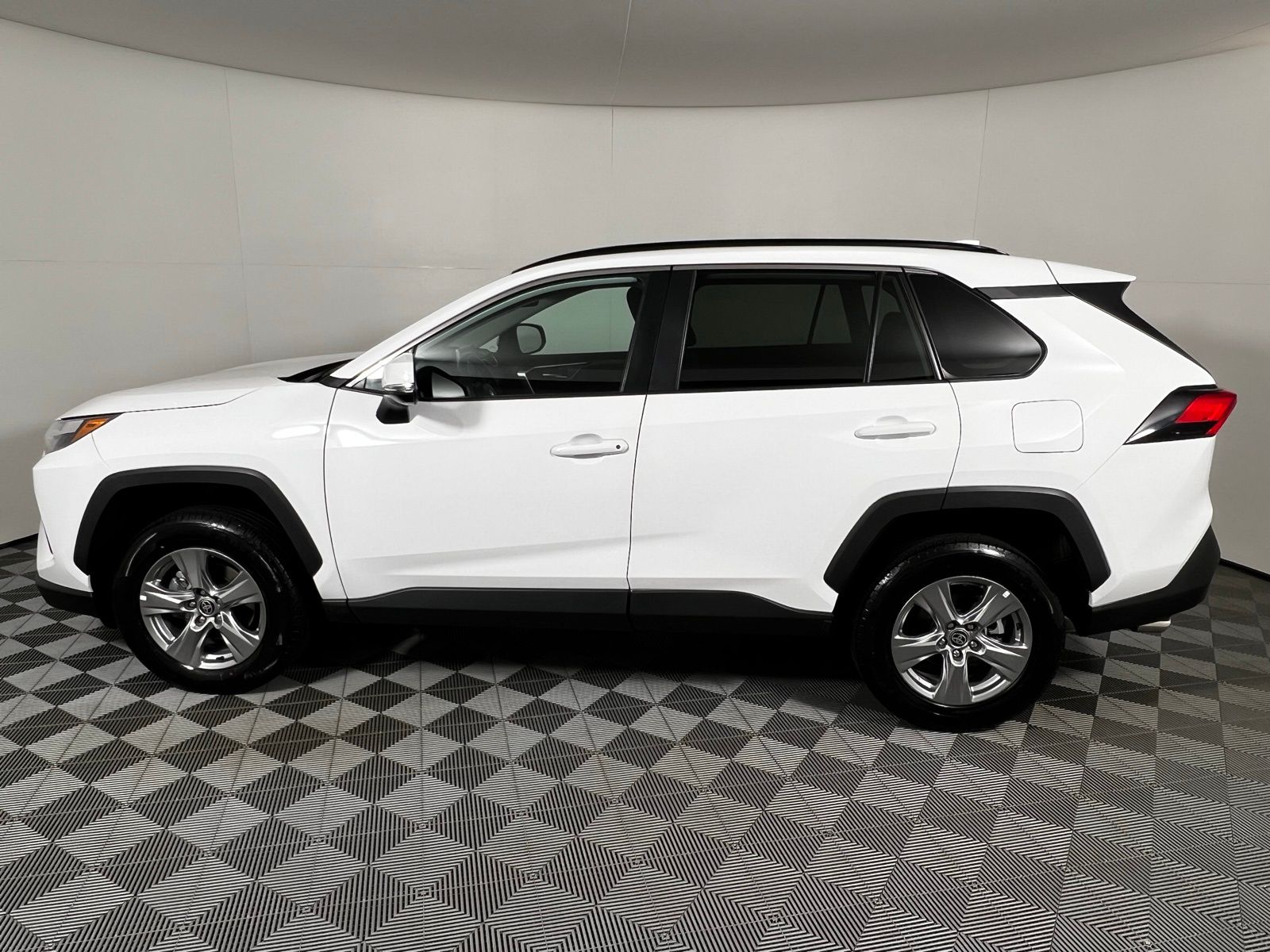 Thumbnail: 2024 Toyota RAV4 - 8