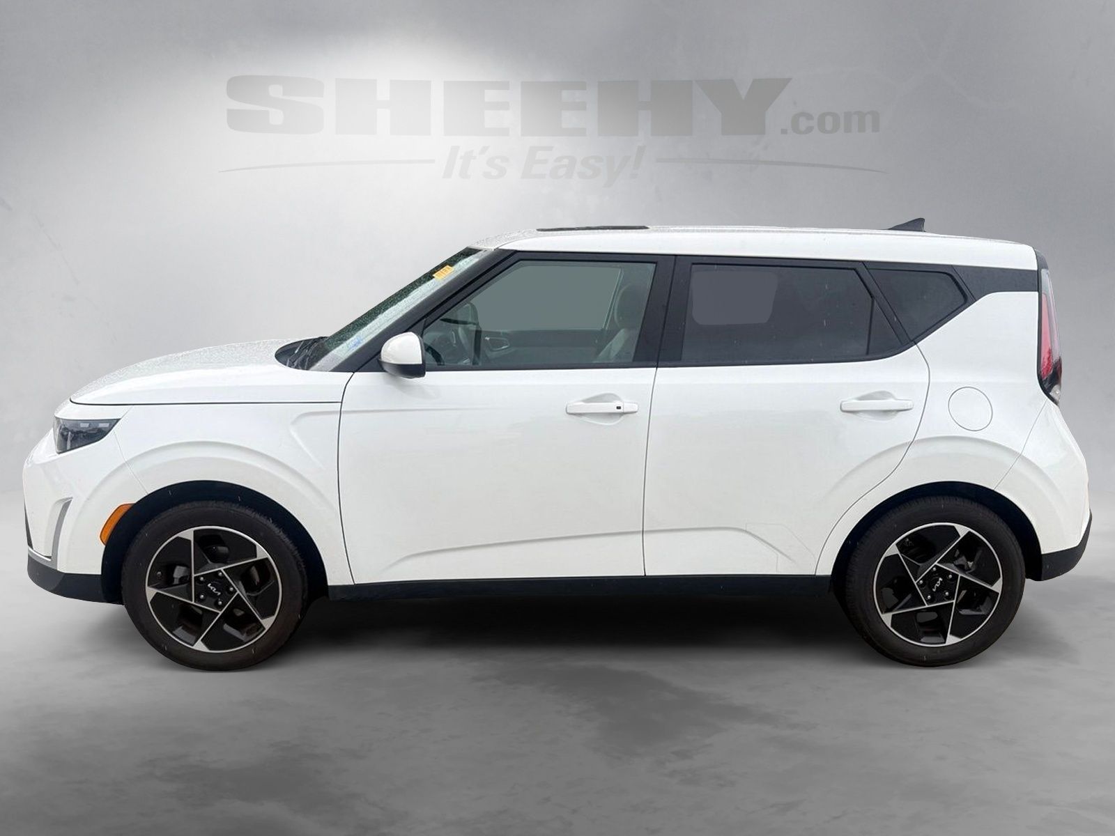 Used 2025 White Kia EX image 16