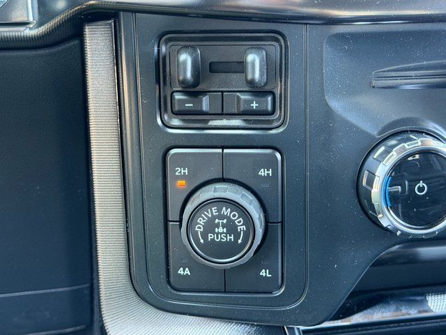 New 2026 Star White Metallic Tri-Coat Ford Platinum image 32