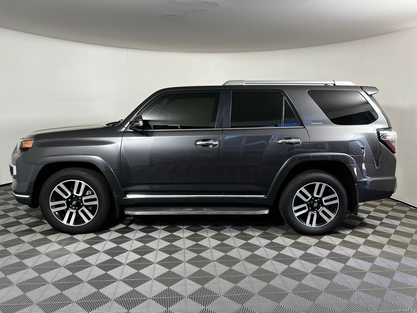 Thumbnail: 2022 Toyota 4Runner - 8