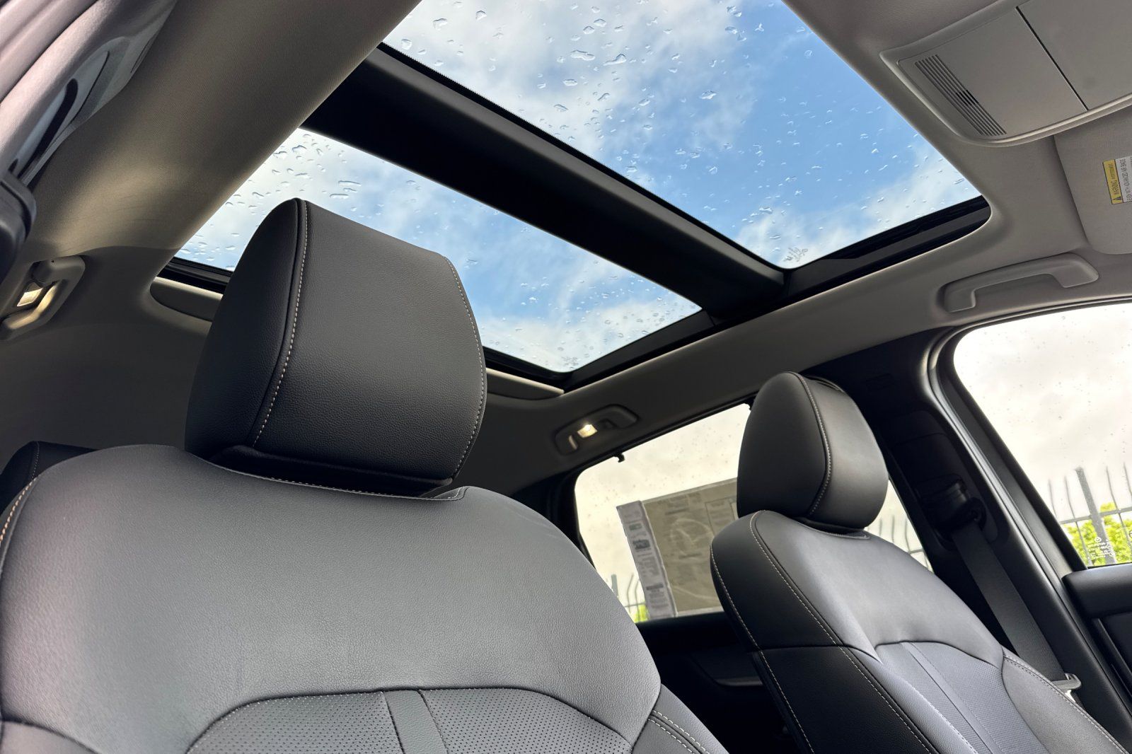 Used 2025 White Mazda Premium image 19