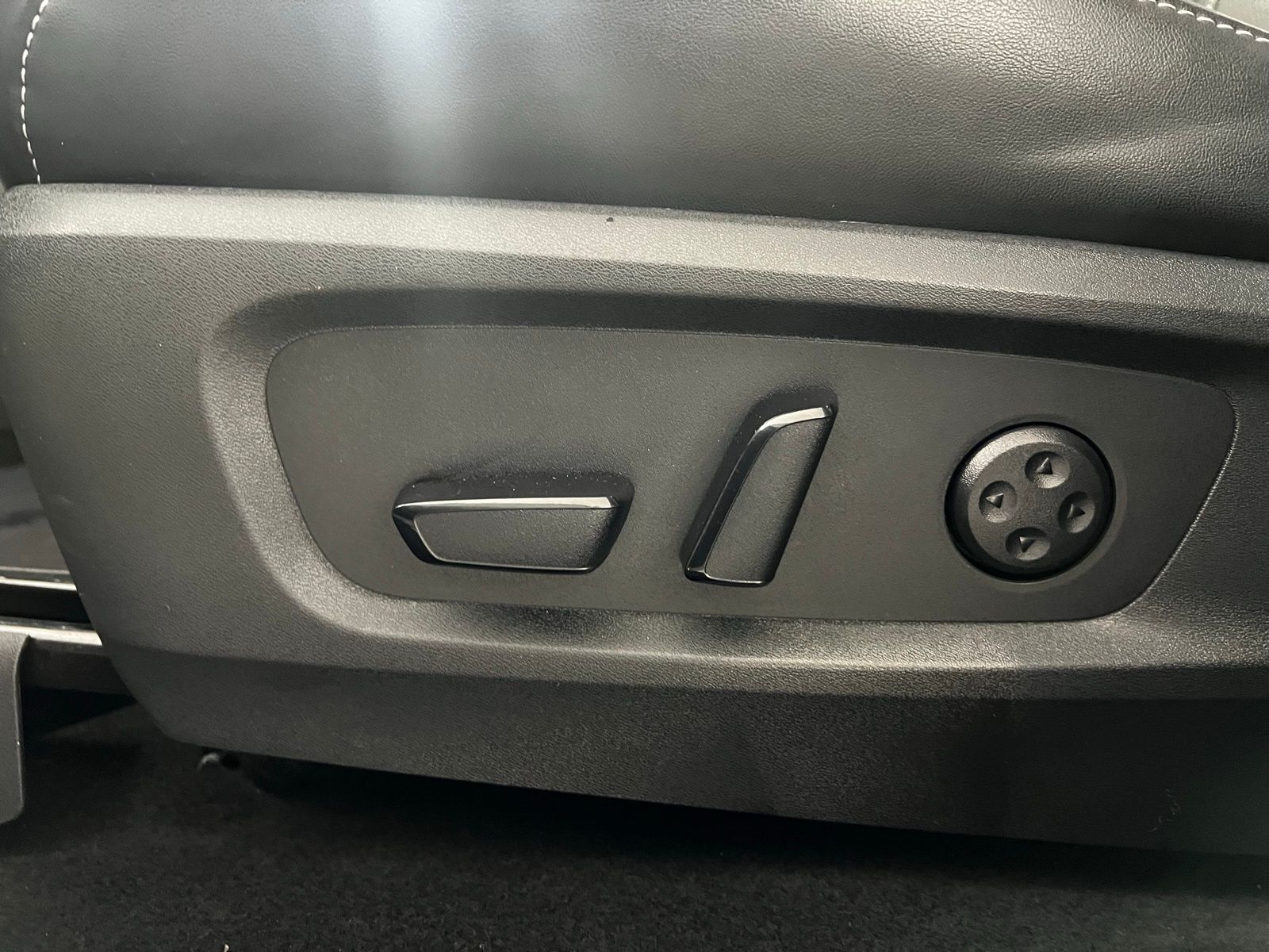 Thumbnail: 2024 INFINITI QX60 - 13