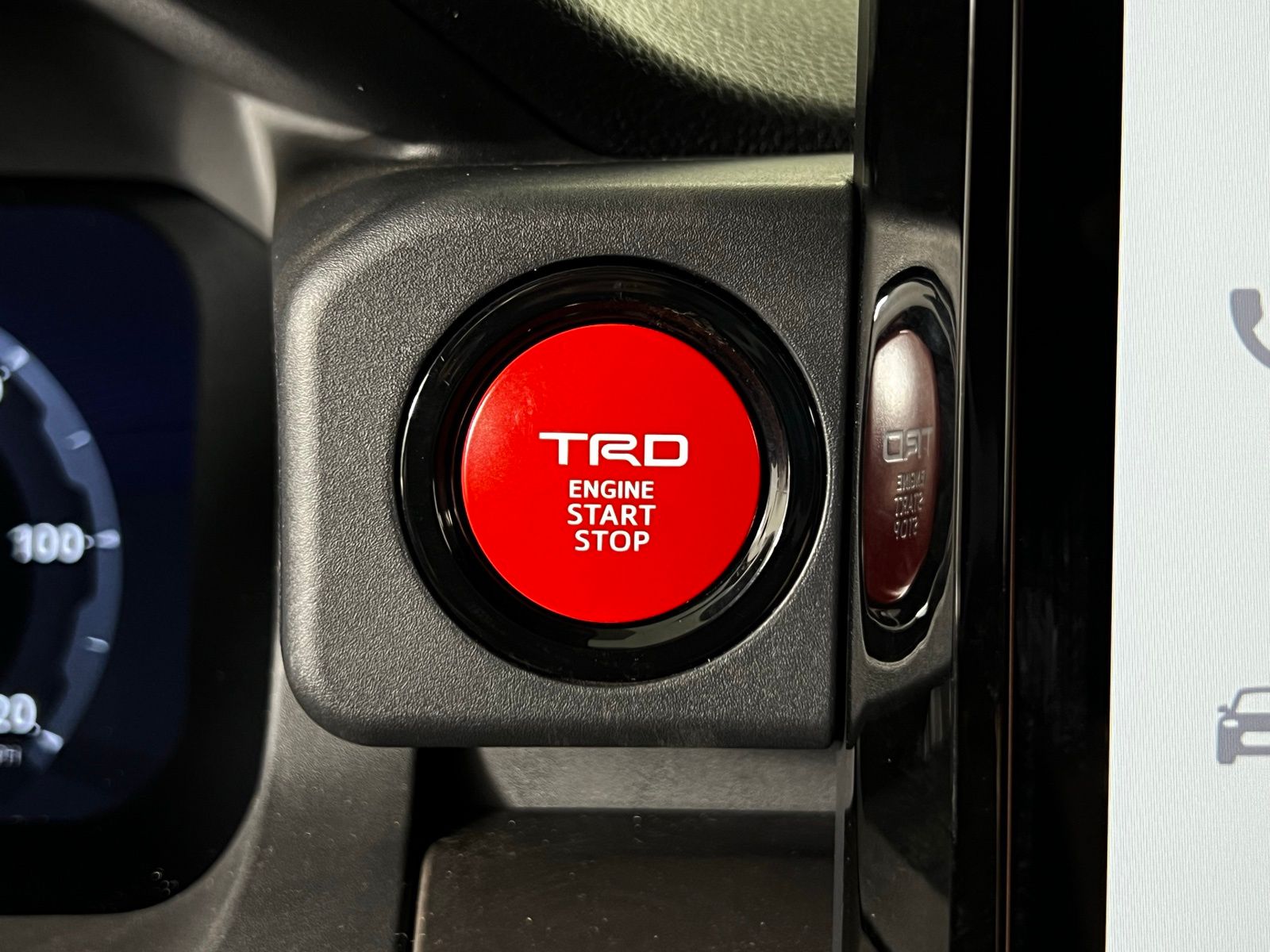 2025 Toyota Tacoma TRD Off-Road 24
