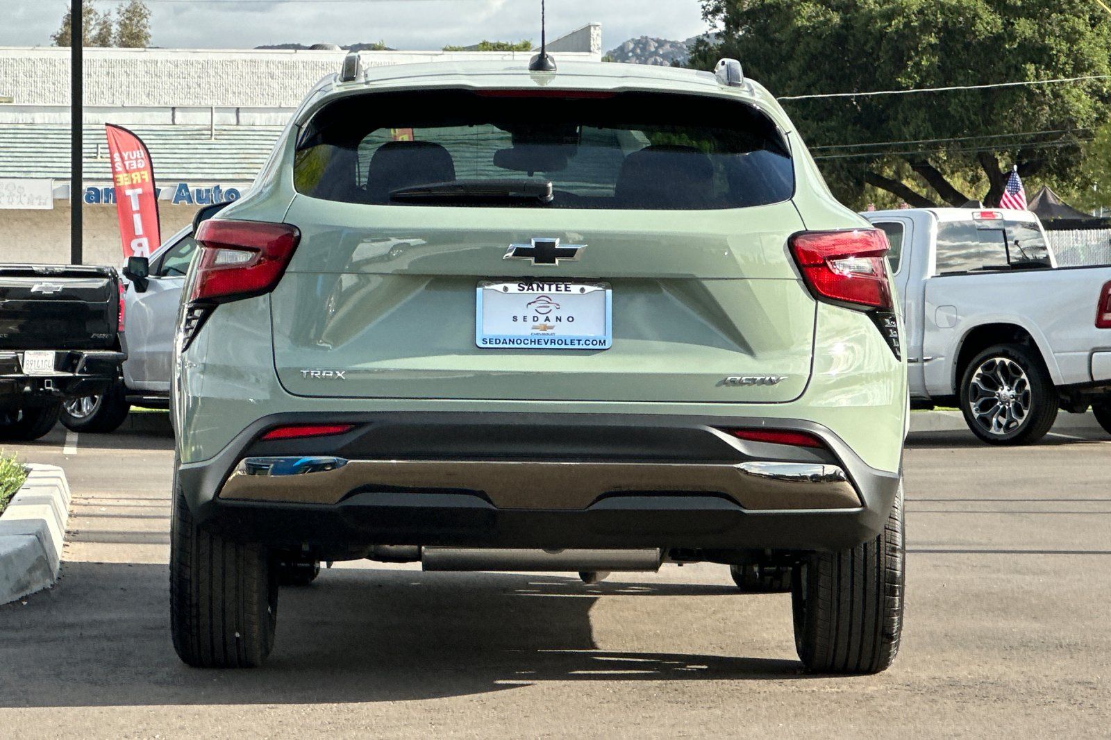 View vehicle photo 5