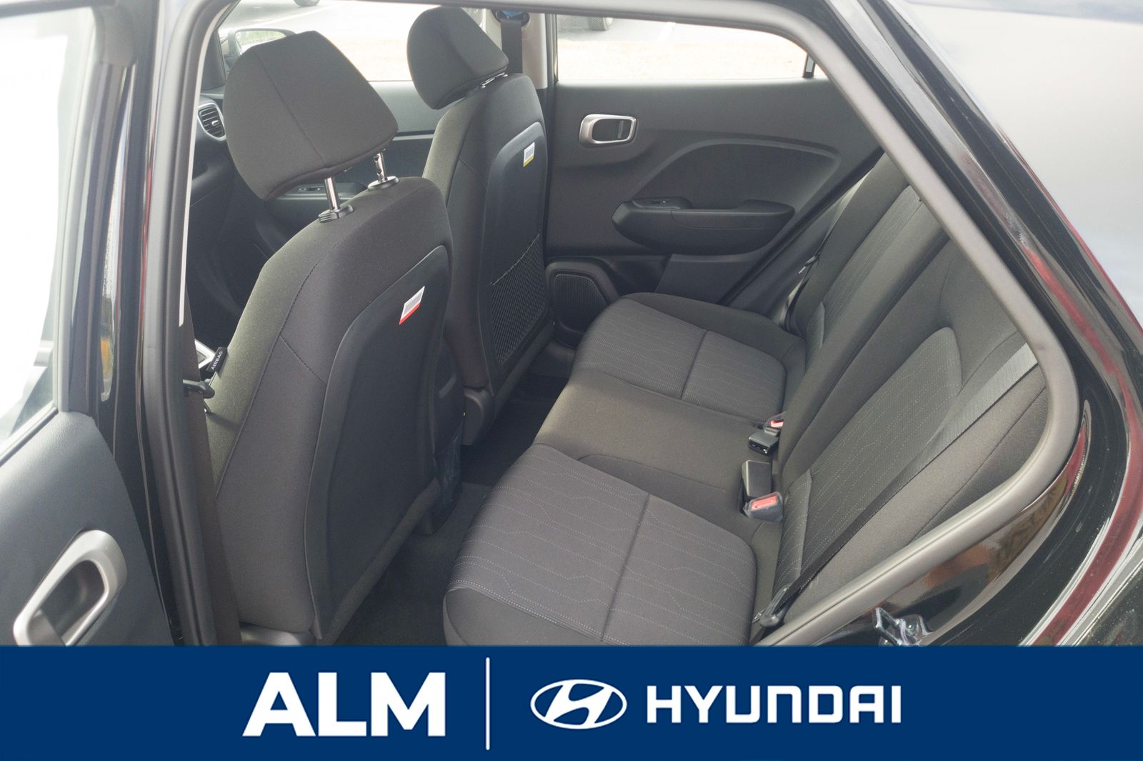 2025 Hyundai Venue SE photo 13