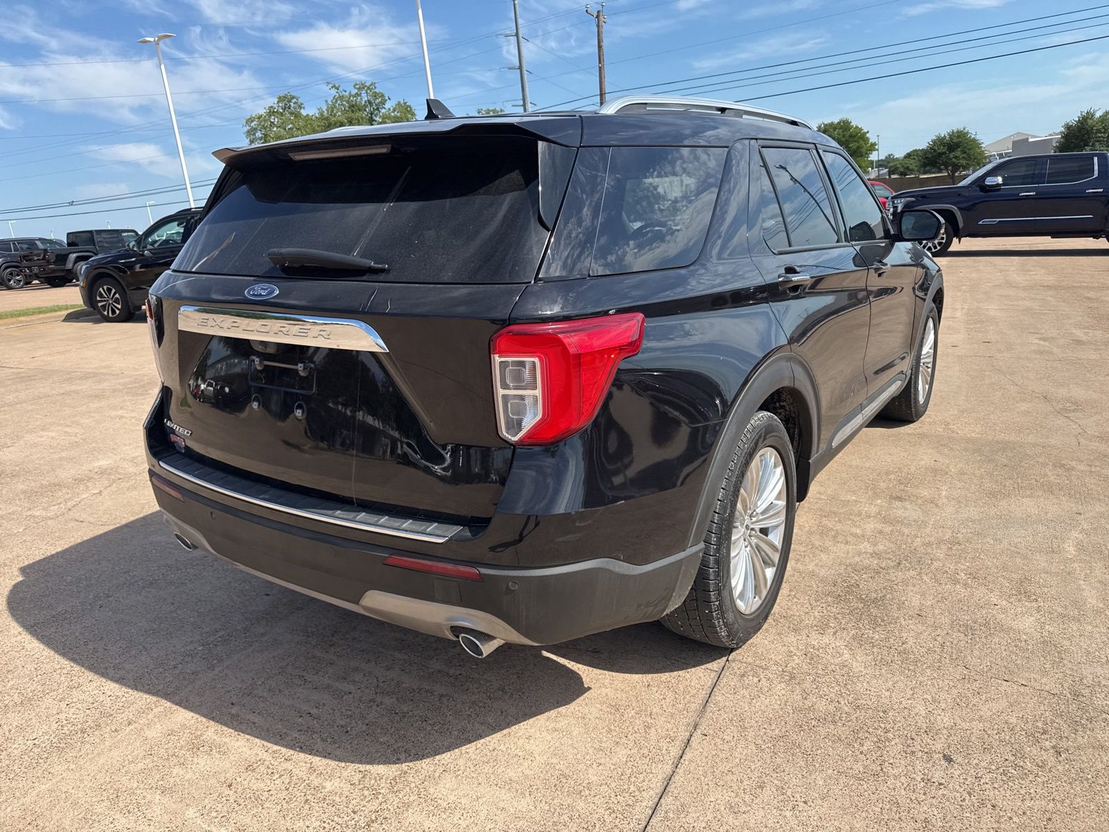 View vehicle photo 6