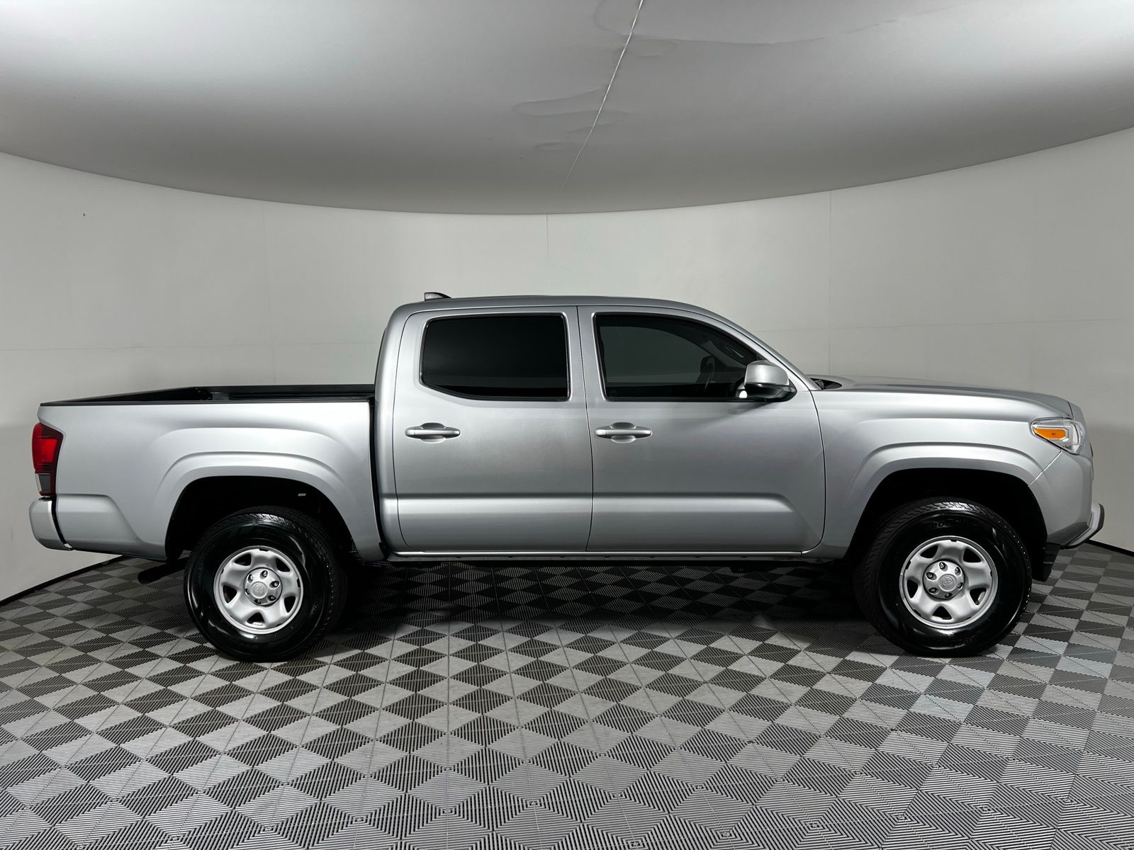 Thumbnail: 2023 Toyota Tacoma - 4