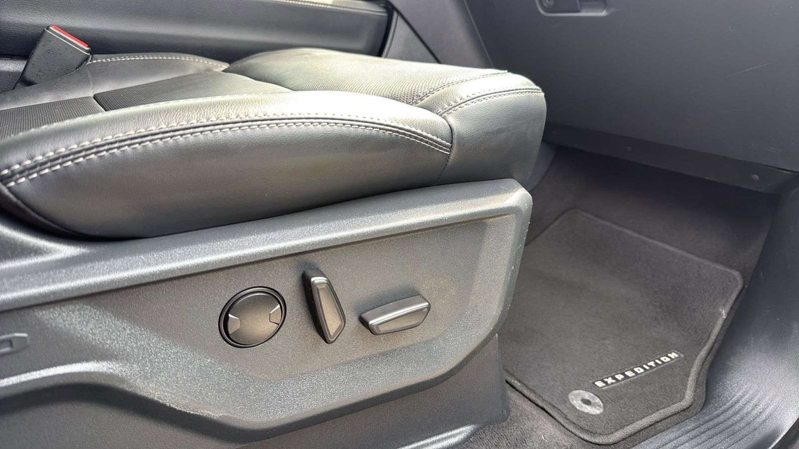 Used Car 2025 Ford Expedition  Platinum For Sale Under $80,000 In Austin, Texas