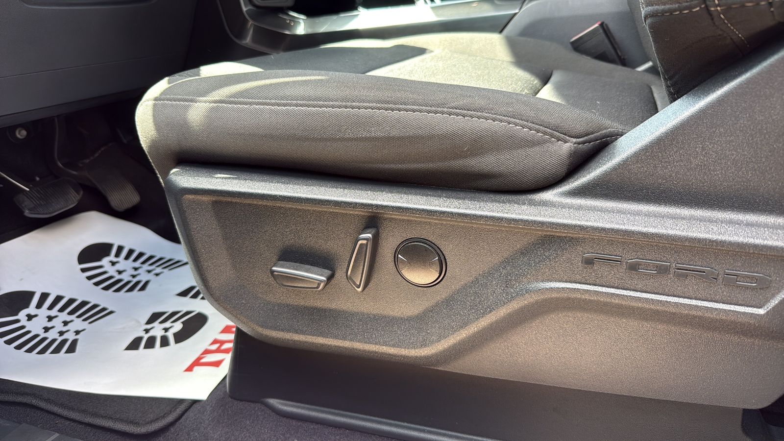 Used 2023 Gray Ford XLT image 10