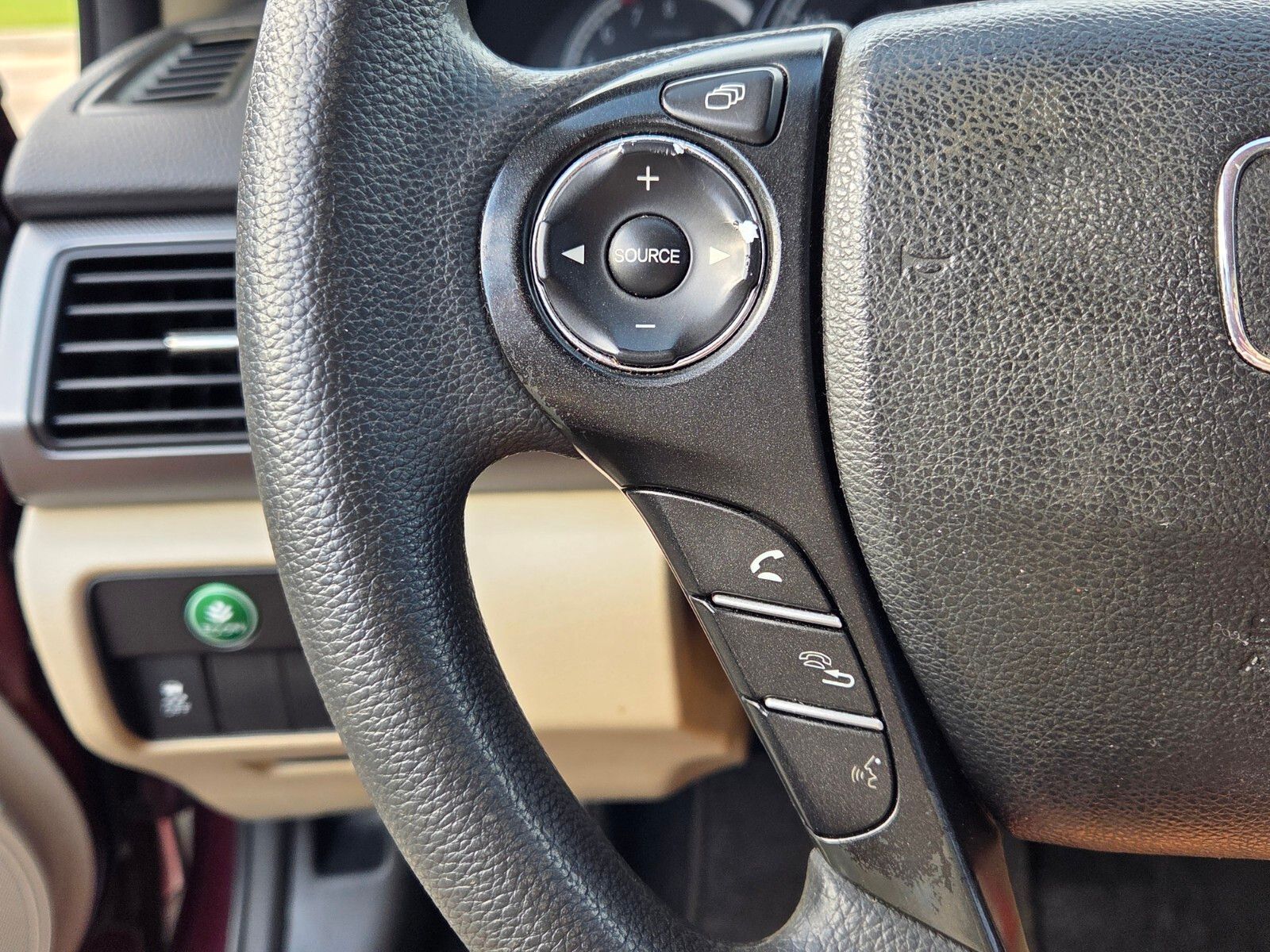 Used 2014  Honda LX image 25