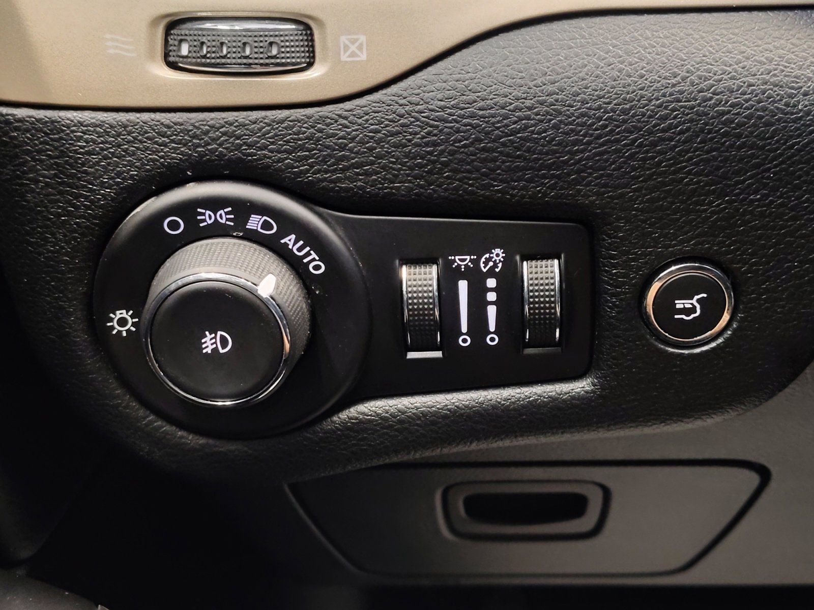 Used Car 2014 Jeep Cherokee  Limited For Sale Under $15,000 In San Antonio, Texas