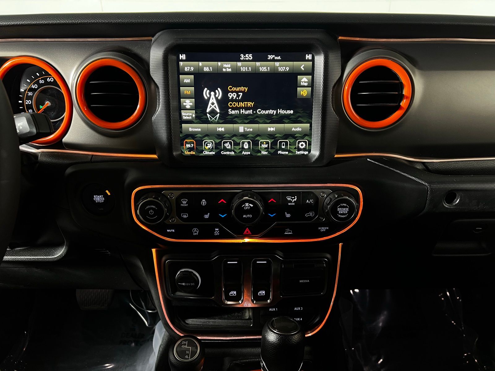 Thumbnail: 2023 Jeep Wrangler - 18