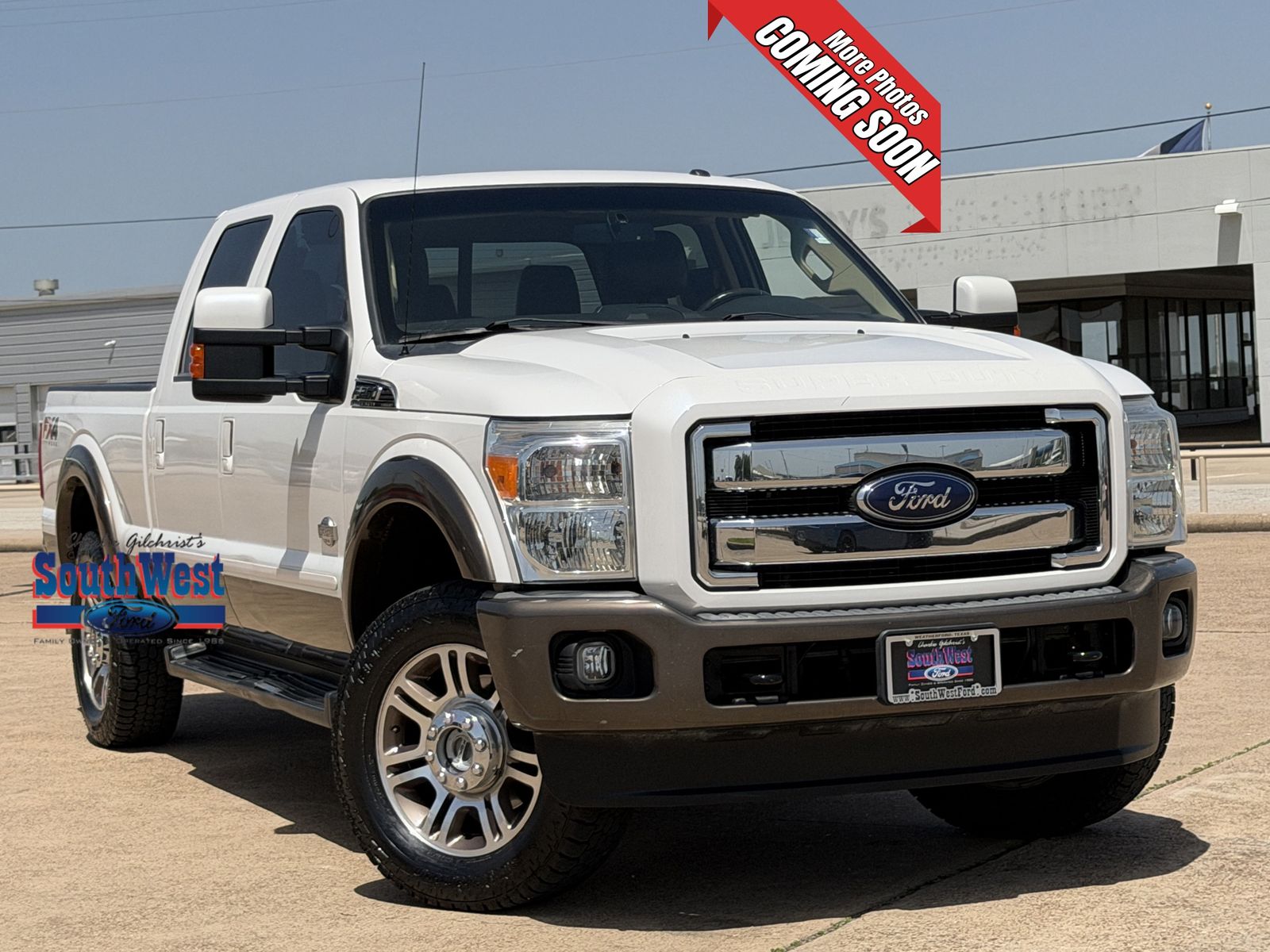 White Platinum Metallic Tri-Coat 2015 Ford F-250 Super Duty Pickup Truck Four-Wheel Drive 6-Speed Automatic Overdrive