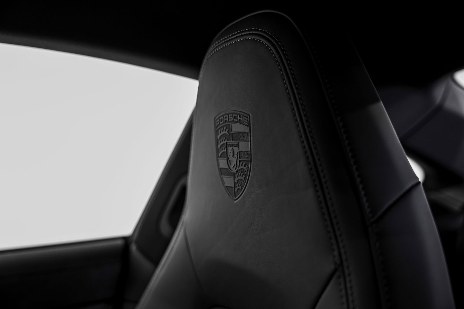 2023 Porsche 911 Carrera — photo 18