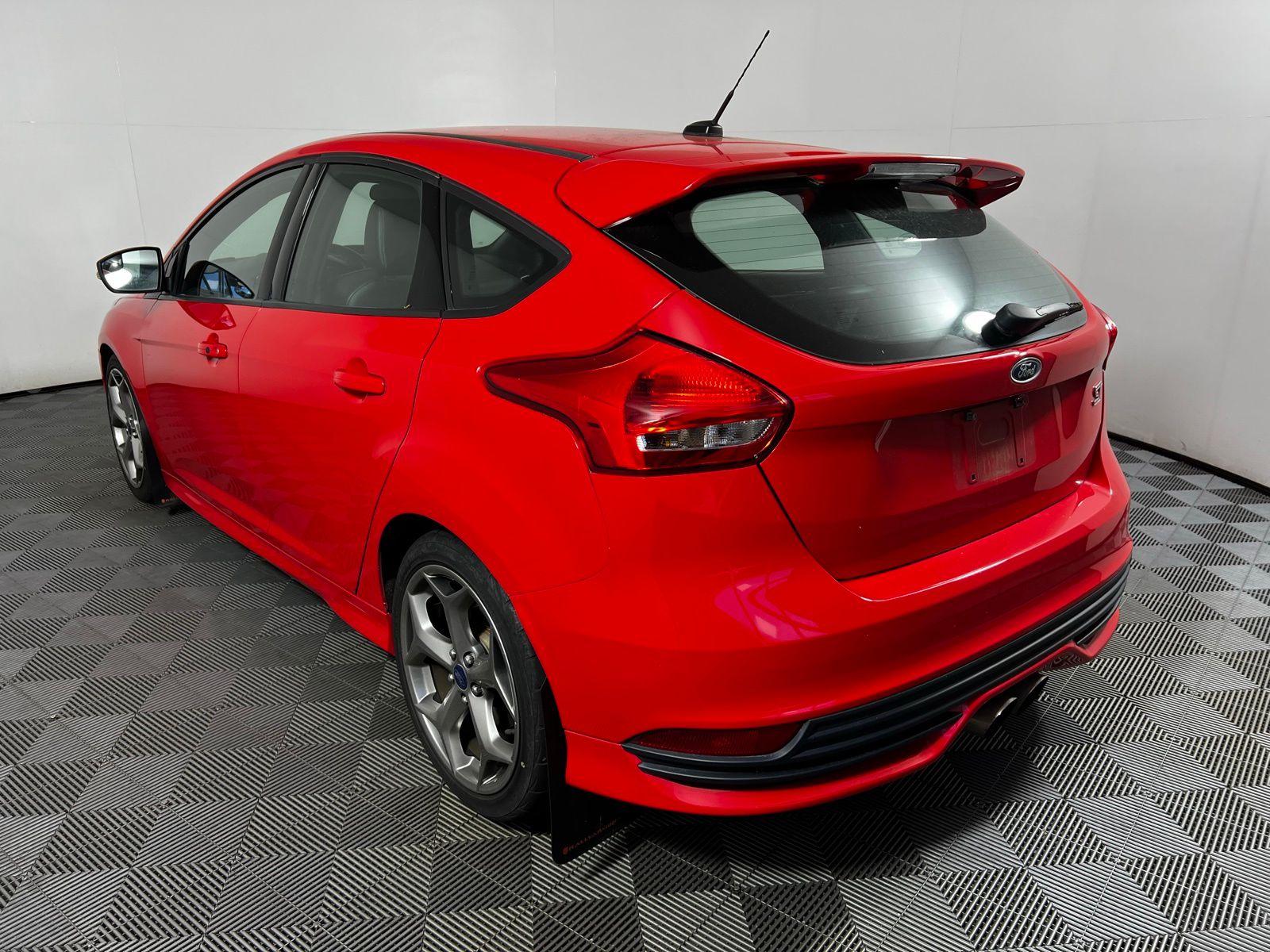 2016 Ford Focus ST 7