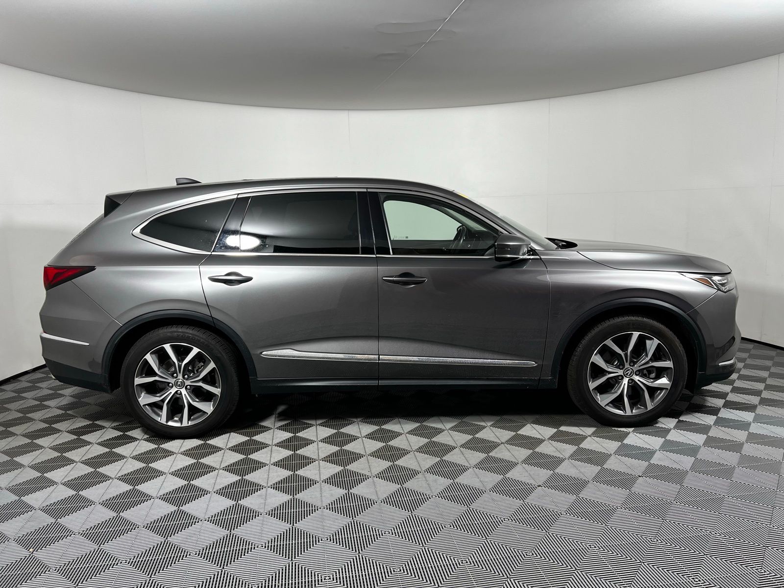 Thumbnail: 2022 Acura MDX - 4
