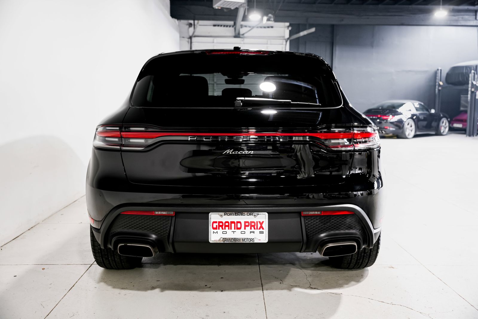 2024 Porsche Macan Base — photo 4