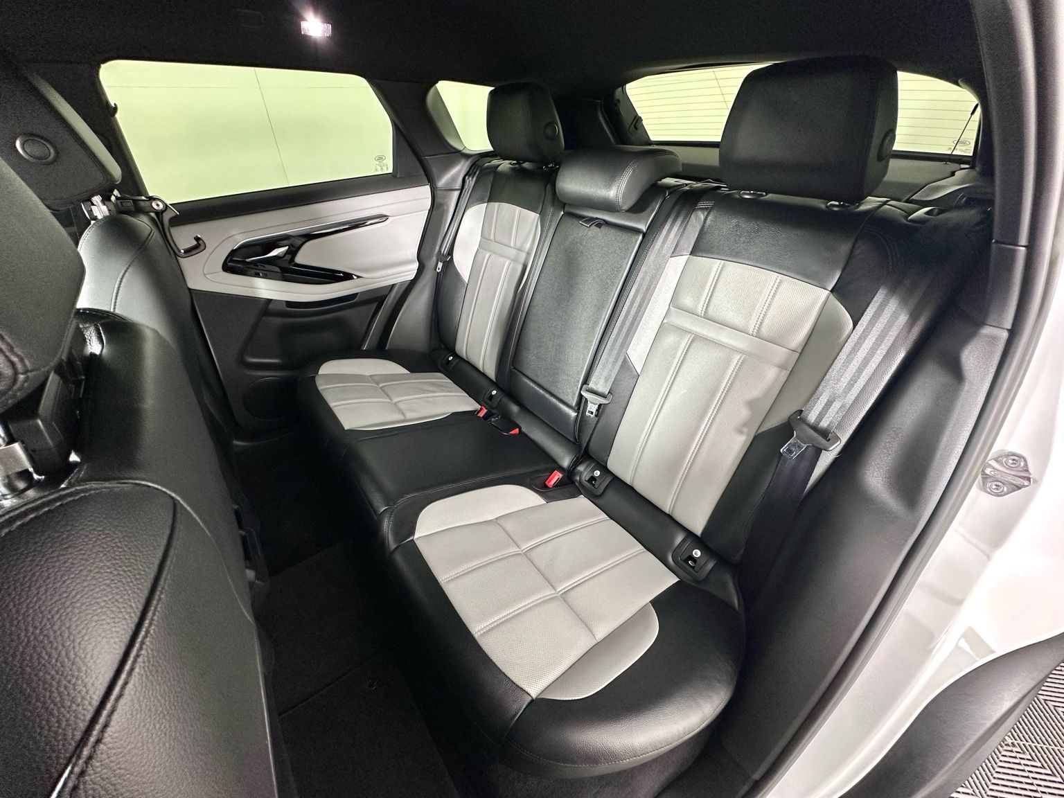 2023 Land Rover Range Rover Evoque S - Photo 29