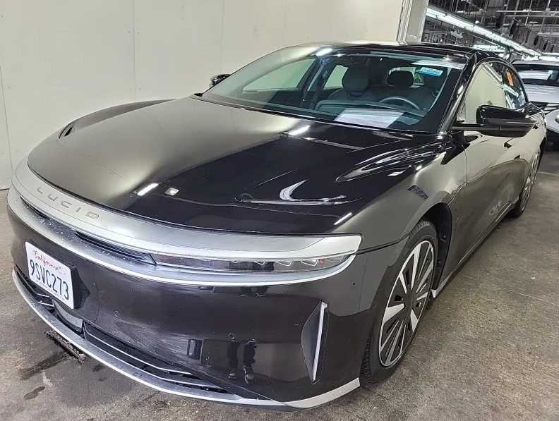 2025 Lucid Air Touring's photo